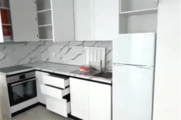 Shtepi ne shitje Apartament ne Tirane, 2+1, Mobilimi E mobiluar, Pagesa 118,300  Euro.