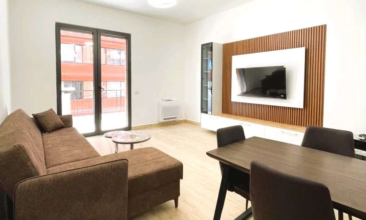 Shtepi me qera Apartament ne Tirane, 1+1, Mobilimi E mobiluar, Pagesa 90,000  Leke.