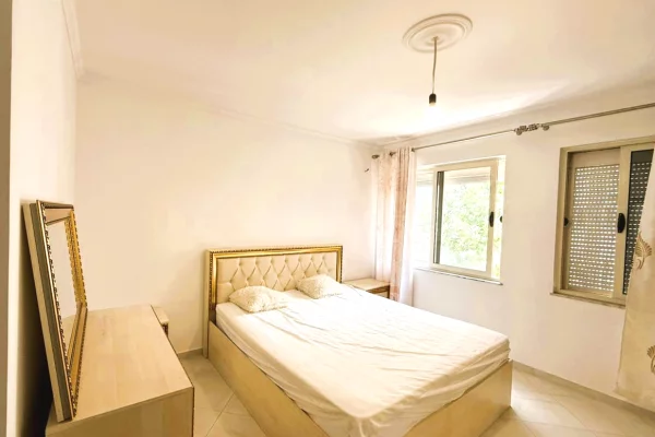 Shtepi me qera Apartament ne Tirane, 2+1, Mobilimi E mobiluar, Pagesa 55,000  Leke.