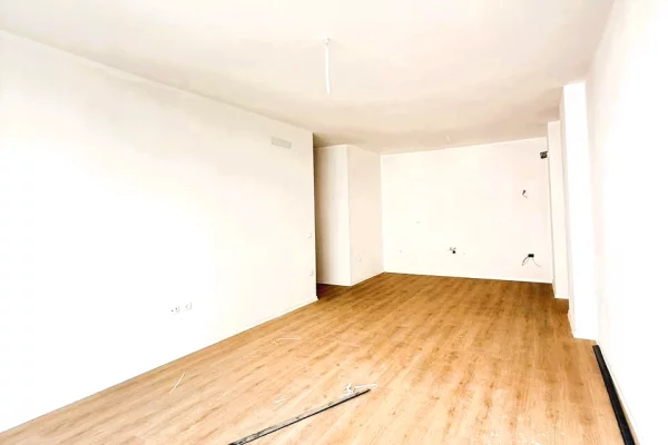 Shtepi ne shitje Apartament ne Tirane, 2+1, Mobilimi Bosh, pa mobiluar, Pagesa 214,000  Euro.