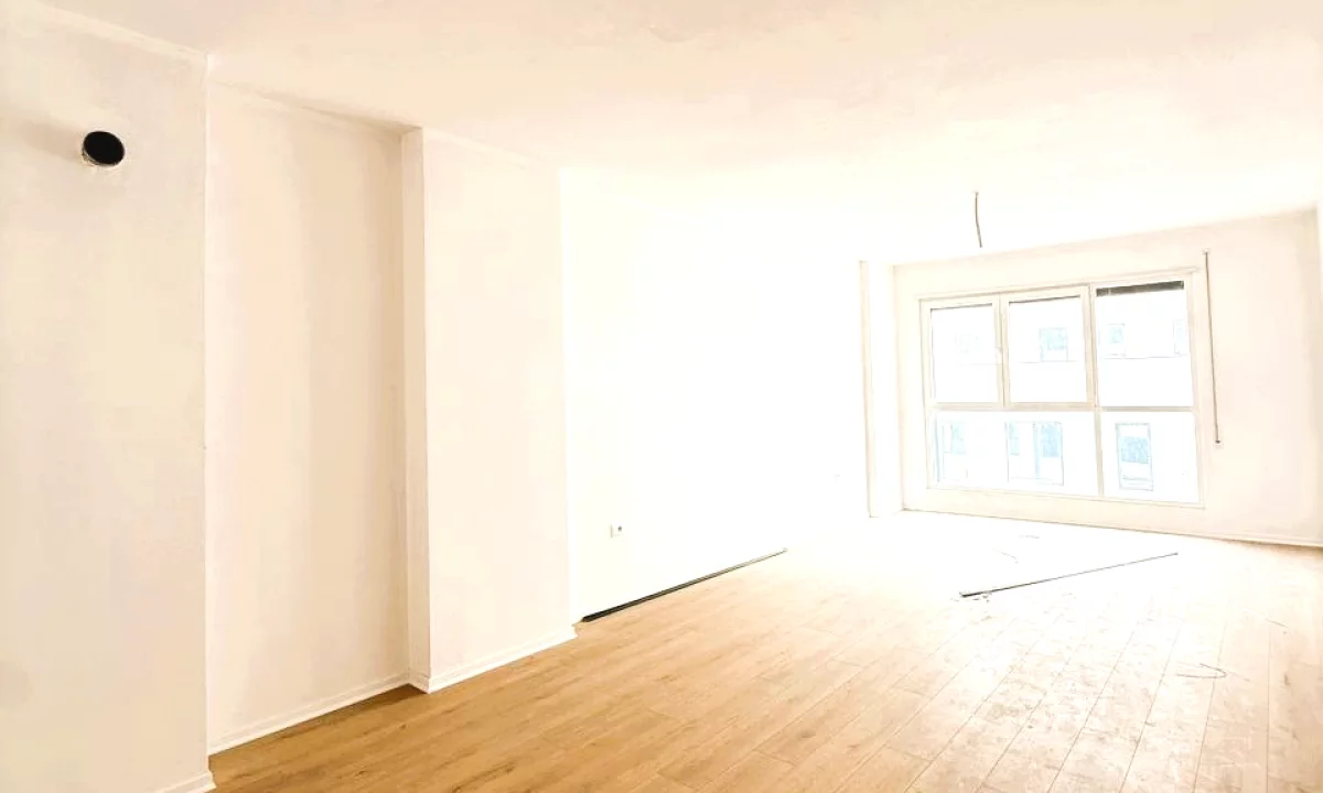 Shtepi ne shitje Apartament ne Tirane, 2+1, Mobilimi Bosh, pa mobiluar, Pagesa 214,000  Euro.