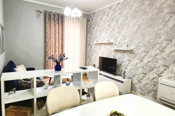 Shtepi me qera Apartament ne Tirane, 1+1, Mobilimi E mobiluar, Pagesa 80,000  Leke.