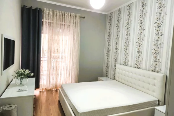 Shtepi me qera Apartament ne Tirane, 1+1, Mobilimi E mobiluar, Pagesa 80,000  Leke.
