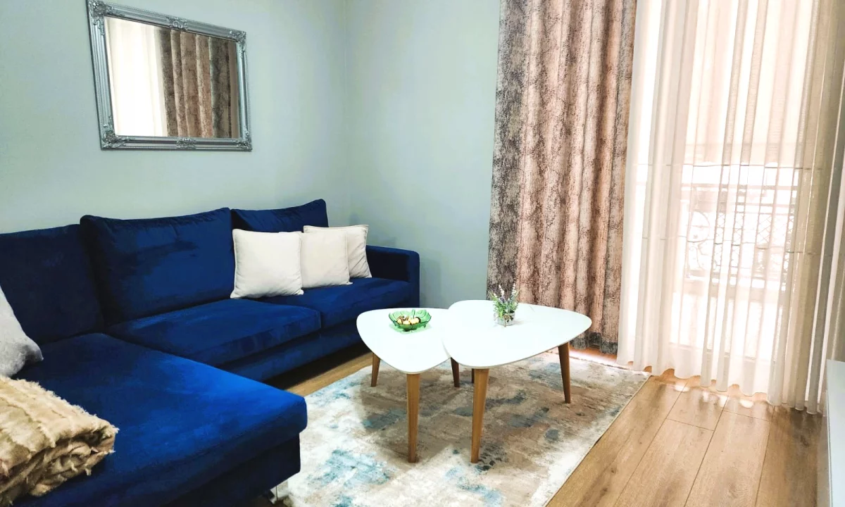 Shtepi me qera Apartament ne Tirane, 1+1, Mobilimi E mobiluar, Pagesa 80,000  Leke.