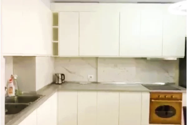 Shtepi me qera Apartament ne Tirane, 2+1, Mobilimi E mobiluar, Pagesa 1,000  Euro.