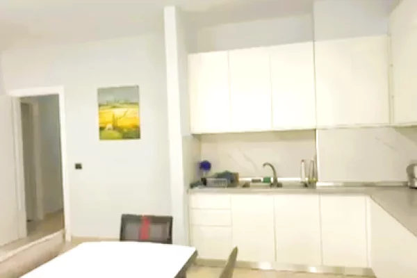 Shtepi me qera Apartament ne Tirane, 2+1, Mobilimi E mobiluar, Pagesa 1,000  Euro.