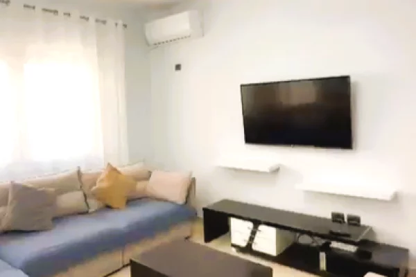 Shtepi me qera Apartament ne Tirane, 2+1, Mobilimi E mobiluar, Pagesa 1,000  Euro.