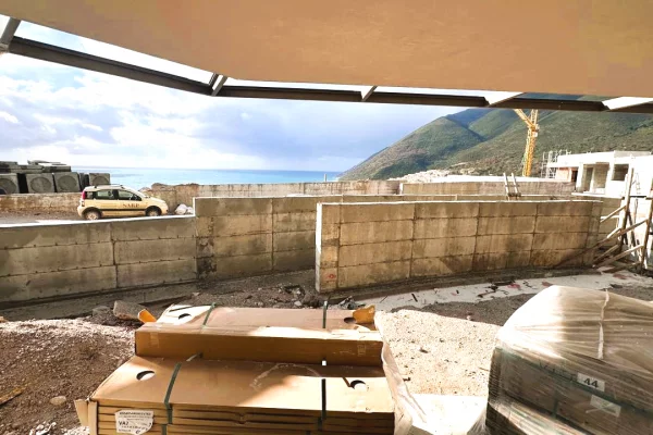 Apartment for sale in Himara 1+1, Emty