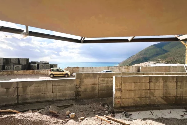 Apartment for sale in Himara 1+1, Emty