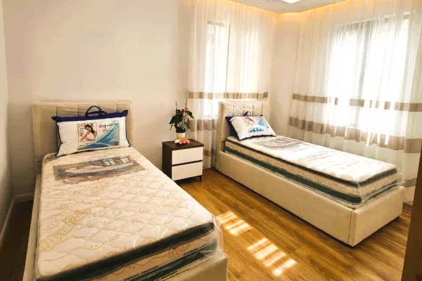 Shtepi ne shitje Apartament ne Tirane, 2+1, Mobilimi E mobiluar, Pagesa 255,000  Euro.