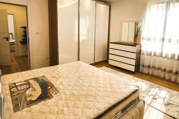 Shtepi ne shitje Apartament ne Tirane, 2+1, Mobilimi E mobiluar, Pagesa 255,000  Euro.