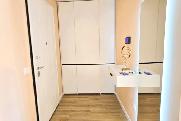 Shtepi me qera Apartament ne Tirane, 2+1, Mobilimi E mobiluar, Pagesa 1,300  Euro.