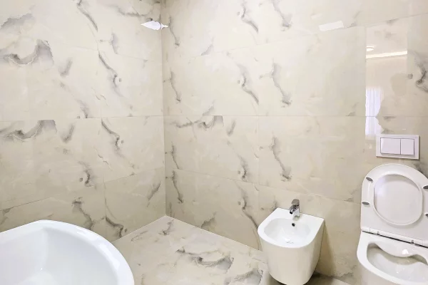 Shtepi me qera Apartament ne Tirane, 2+1, Mobilimi E mobiluar, Pagesa 1,300  Euro.