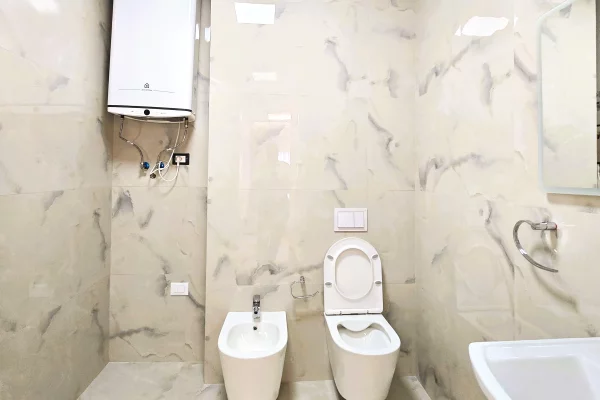 Shtepi me qera Apartament ne Tirane, 2+1, Mobilimi E mobiluar, Pagesa 1,300  Euro.