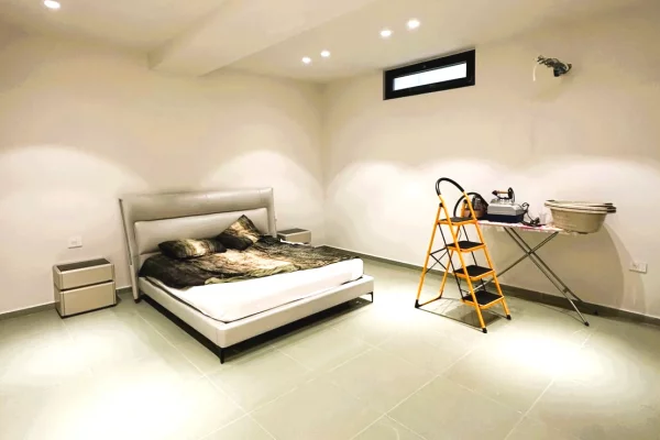 Shtepi me qera Vila Luksoze ne Tirane, 4+1, Mobilimi E mobiluar, Pagesa 2,800  Euro.