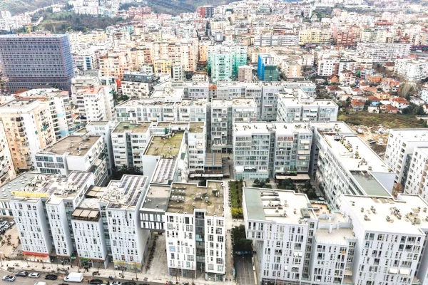 Shtepi ne shitje Apartament ne Tirane, Garsoniere, Mobilimi E mobiluar, Pagesa 160,000  Euro.