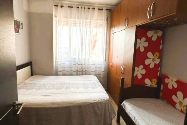 Shtepi ne shitje Apartament ne Tirane, 1+1, Mobilimi E mobiluar, Pagesa 86,700  Euro.