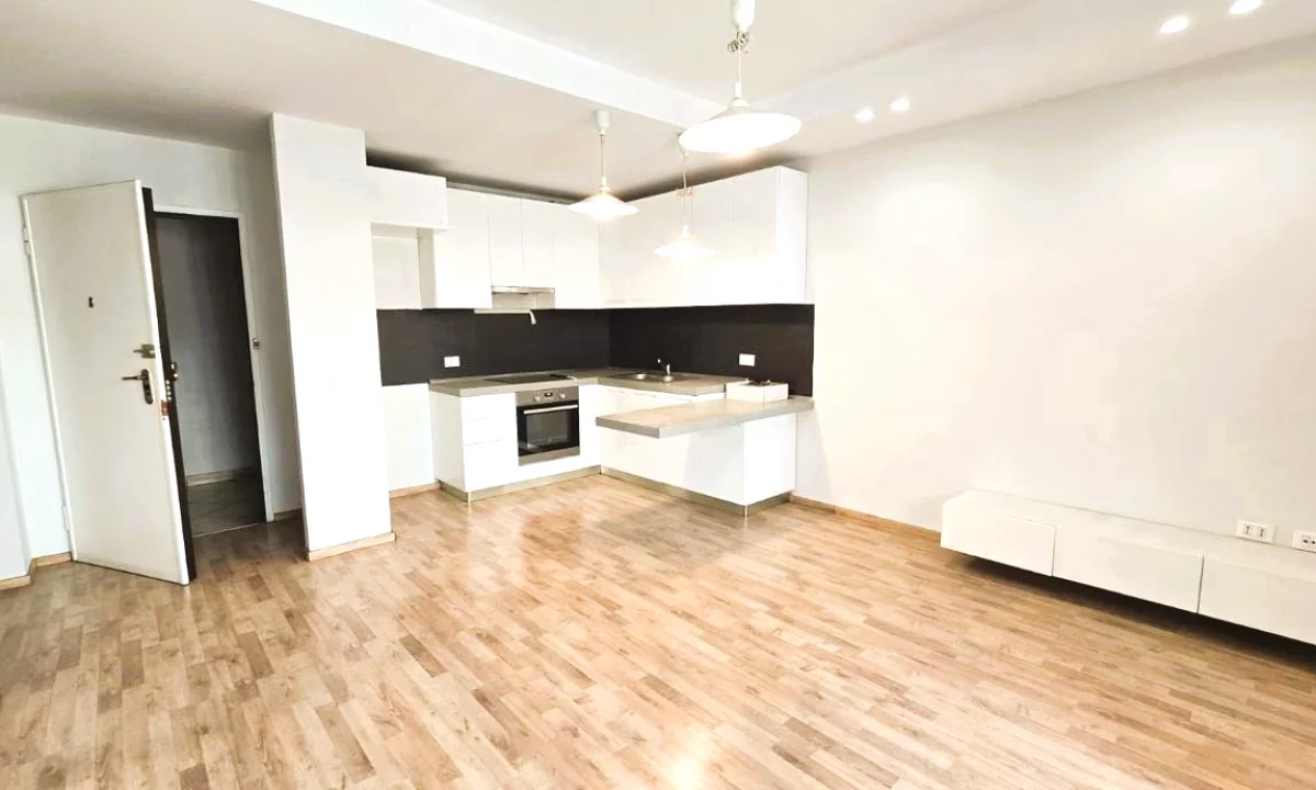 Shtepi ne shitje Apartament ne Tirane, 1+1, Mobilimi Bosh, pa mobiluar, Pagesa 220,000  Euro.
