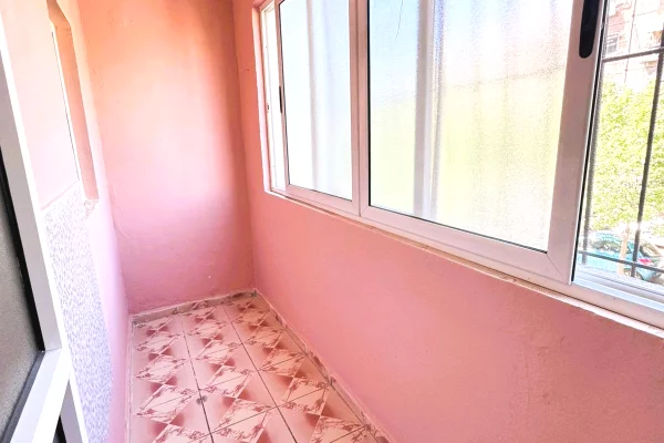 Shtepi ne shitje Apartament ne Tirane, 1+1, Mobilimi Bosh, pa mobiluar, Pagesa 115,000  Euro.