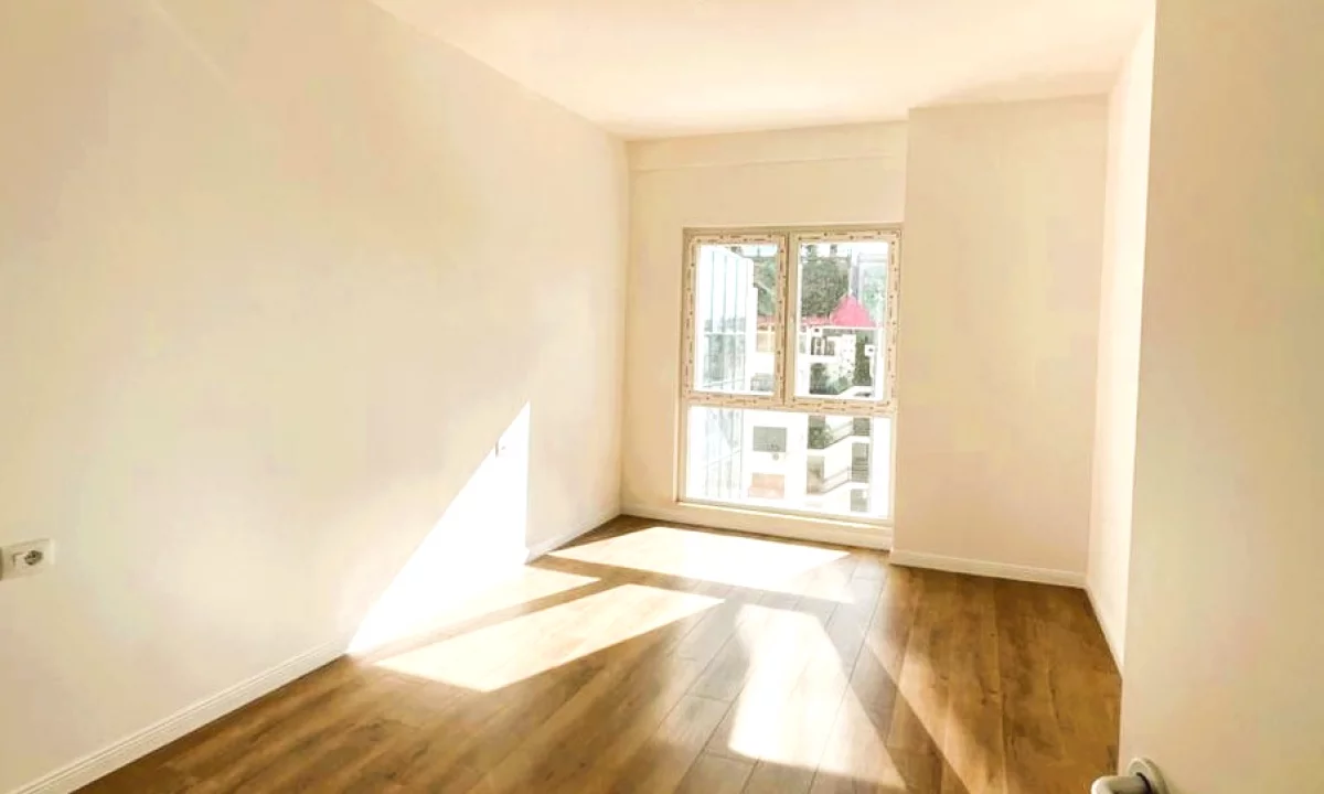 Shtepi ne shitje Apartament ne Tirane, 2+1, Mobilimi Bosh, pa mobiluar, Pagesa 284,640  Euro.