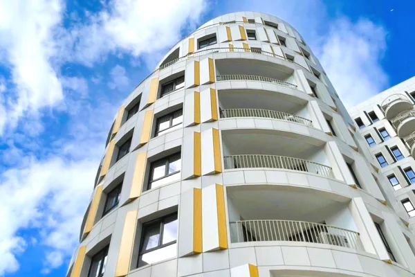 Shtepi ne shitje Apartament ne Tirane, 2+1, Mobilimi Bosh, pa mobiluar, Pagesa 284,640  Euro.