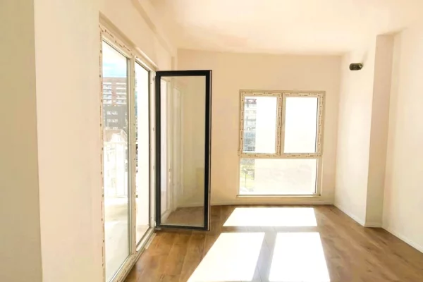 Shtepi ne shitje Apartament ne Tirane, 2+1, Mobilimi Bosh, pa mobiluar, Pagesa 284,640  Euro.