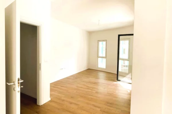 Shtepi ne shitje Apartament ne Tirane, 2+1, Mobilimi Bosh, pa mobiluar, Pagesa 284,640  Euro.