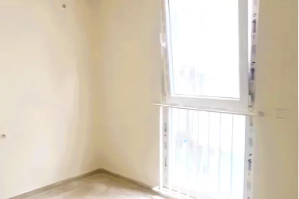 Shtepi ne shitje Apartament ne Lezhe, 2+1, Mobilimi Bosh, pa mobiluar, Pagesa 144,400  Euro.