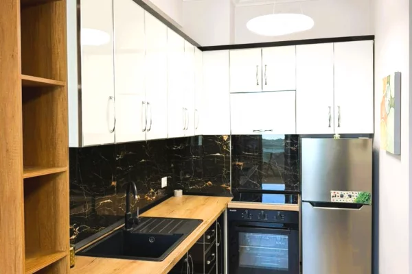 Shtepi ne shitje Apartament ne Tirane, 1+1, Mobilimi E mobiluar, Pagesa 131,600  Euro.