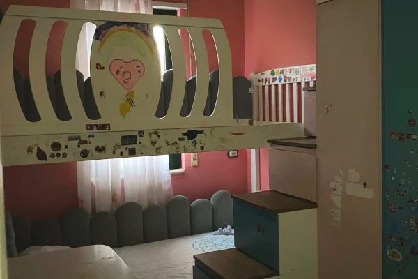 Shtepi me qera Apartament ne Tirane, 3+1, Mobilimi E mobiluar, Pagesa 881  Euro.