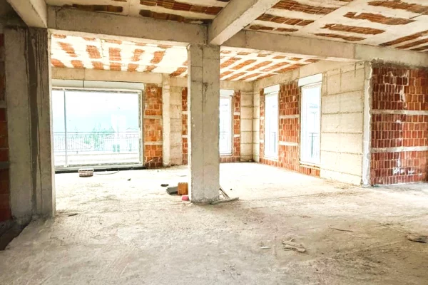 Luxury villas for sale in Tirana 5+1, Emty