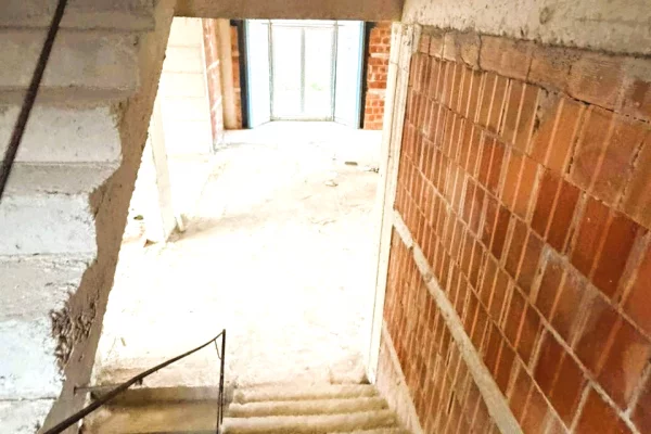 Luxury villas for sale in Tirana 5+1, Emty
