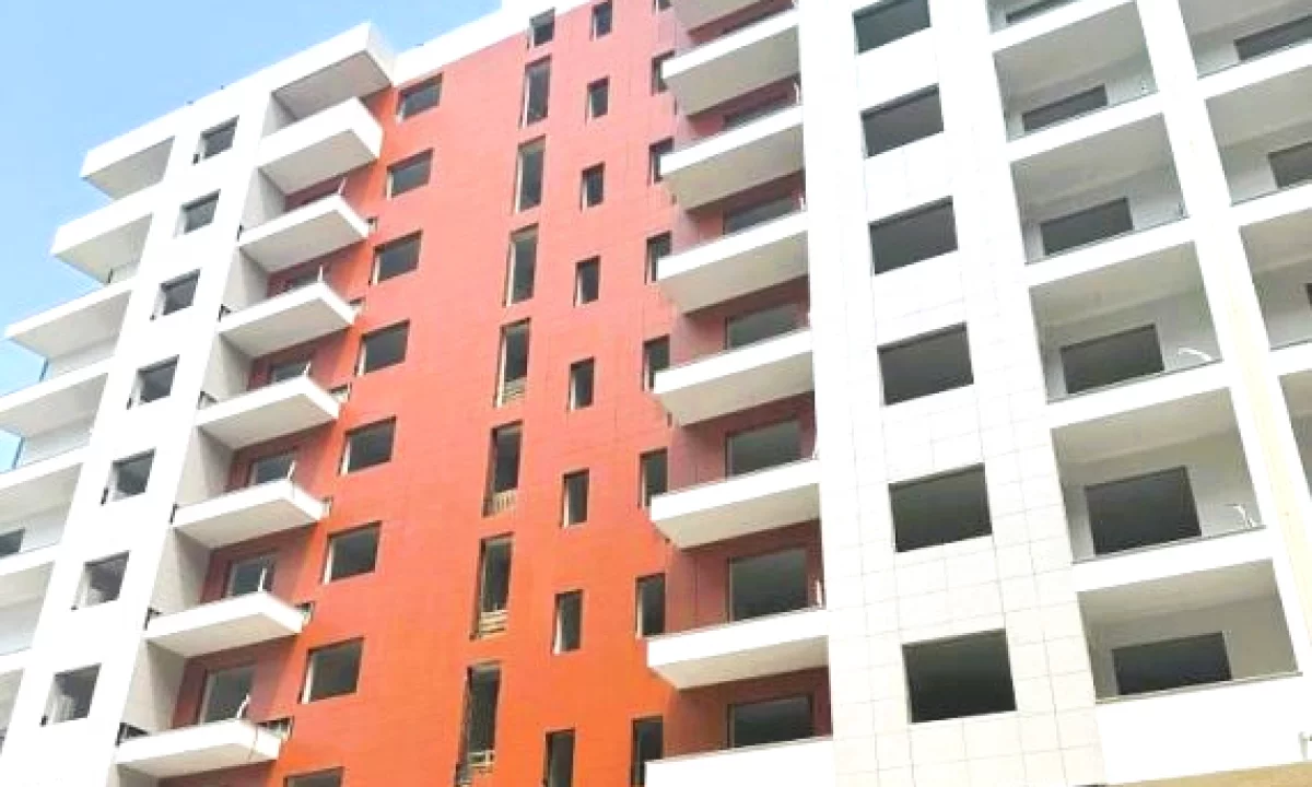 Shtepi ne shitje Apartament ne Tirane, 1+1, Mobilimi Bosh, pa mobiluar, Pagesa 100,100  Euro.