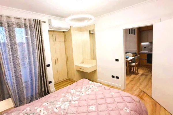 Shtepi ne shitje Apartament ne Tirane, 1+1, Mobilimi E mobiluar, Pagesa 830  Euro.