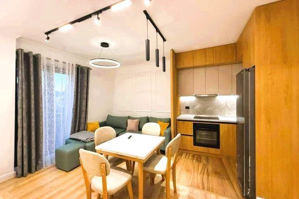 Shtepi ne shitje Apartament ne Tirane, 1+1, Mobilimi E mobiluar, Pagesa 830  Euro.