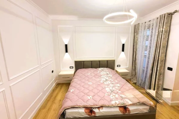 Shtepi ne shitje Apartament ne Tirane, 1+1, Mobilimi E mobiluar, Pagesa 830  Euro.