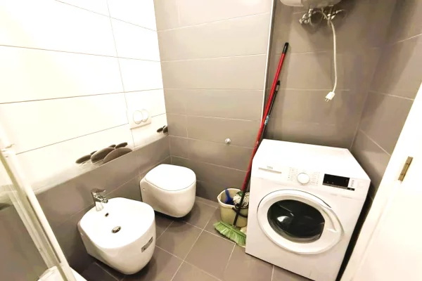 Shtepi ne shitje Apartament ne Tirane, 1+1, Mobilimi E mobiluar, Pagesa 830  Euro.