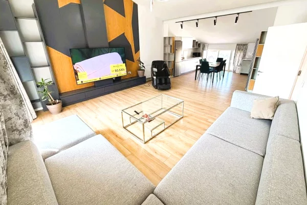 Shtepi me qera 3+1 ne Tirane - 1,100 Euro