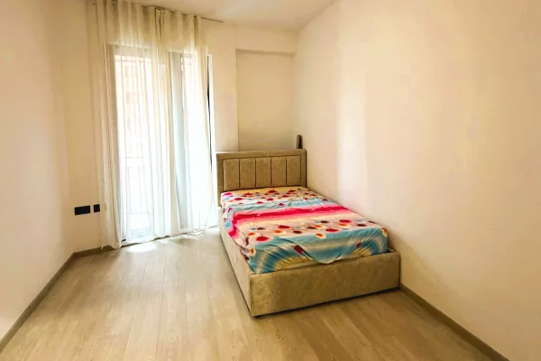 Shtepi me qera Apartament ne Tirane, 2+1, Mobilimi E mobiluar, Pagesa 622  Euro.