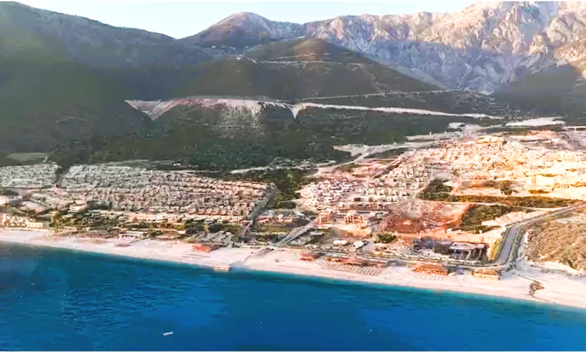 Shtepi ne shitje Vila Luksoze ne Himare, 3+1, Mobilimi Bosh, pa mobiluar, Pagesa 1,900,000  Euro.