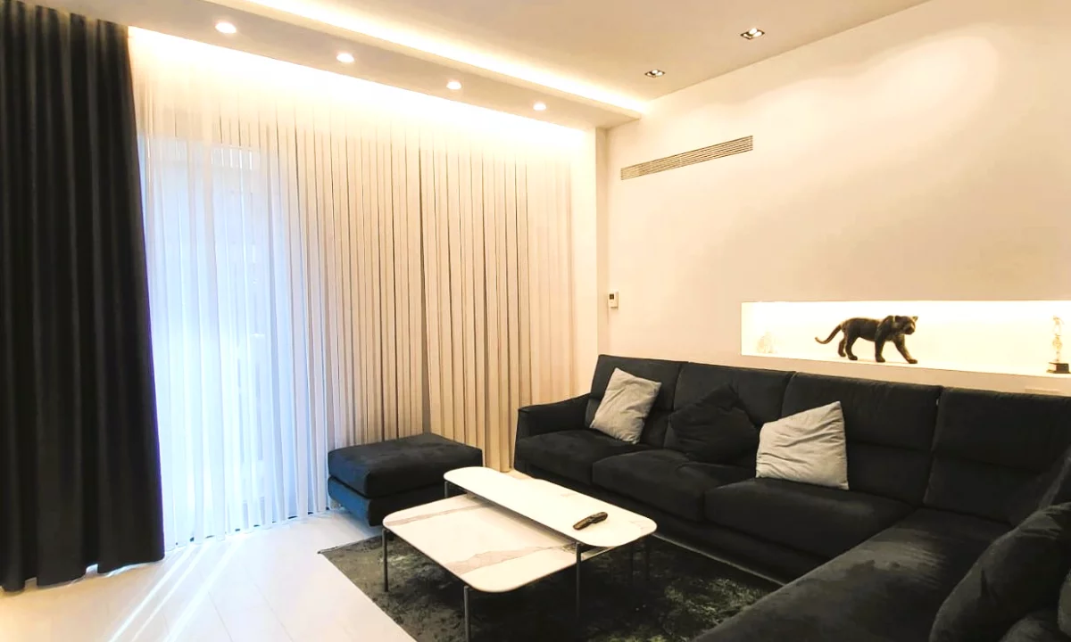 Shtepi ne shitje Vila Luksoze ne Tirane, 4+1, Mobilimi E mobiluar, Pagesa 700,000  Euro.