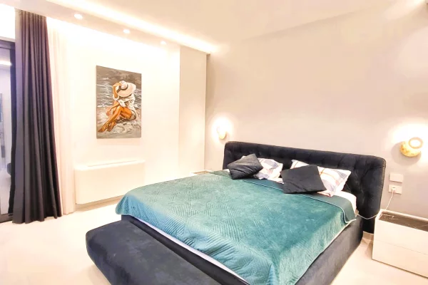 Shtepi ne shitje Vila Luksoze ne Tirane, 4+1, Mobilimi E mobiluar, Pagesa 700,000  Euro.