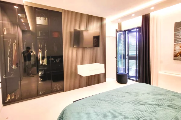 Shtepi ne shitje Vila Luksoze ne Tirane, 4+1, Mobilimi E mobiluar, Pagesa 700,000  Euro.