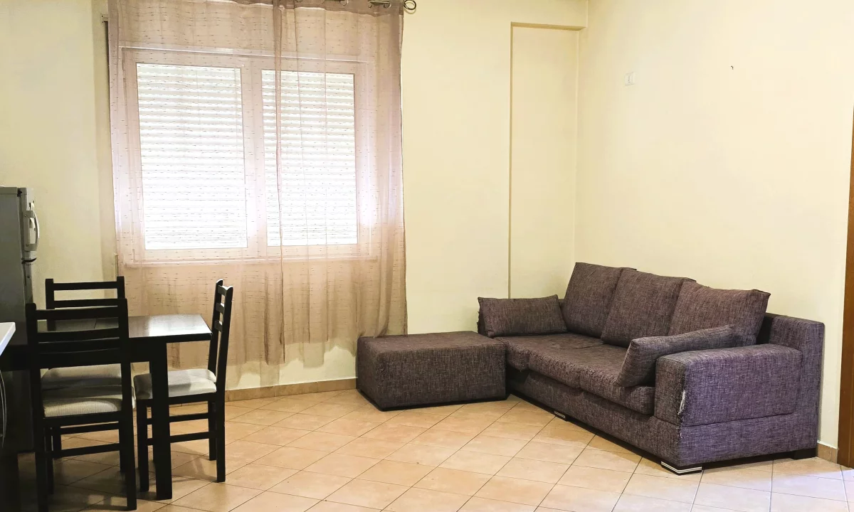 Shtepi ne shitje Apartament ne Tirane, 2+1, Mobilimi E mobiluar, Pagesa 160,000  Euro.