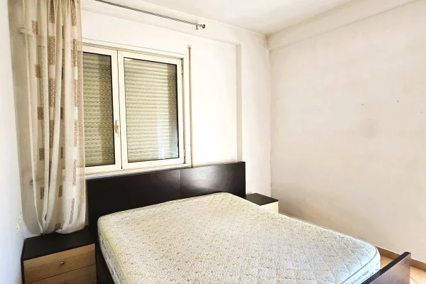 Shtepi ne shitje Apartament ne Tirane, 2+1, Mobilimi E mobiluar, Pagesa 160,000  Euro.