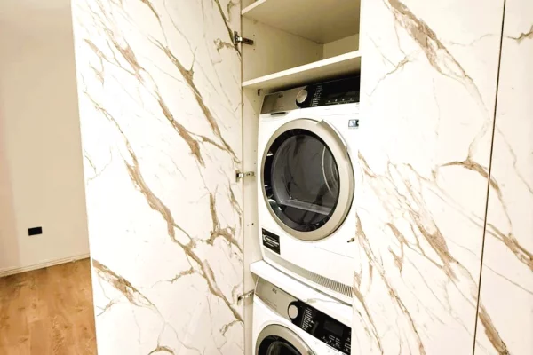Shtepi me qera Apartament ne Tirane, 2+1, Mobilimi E mobiluar, Pagesa 1,350  Euro.
