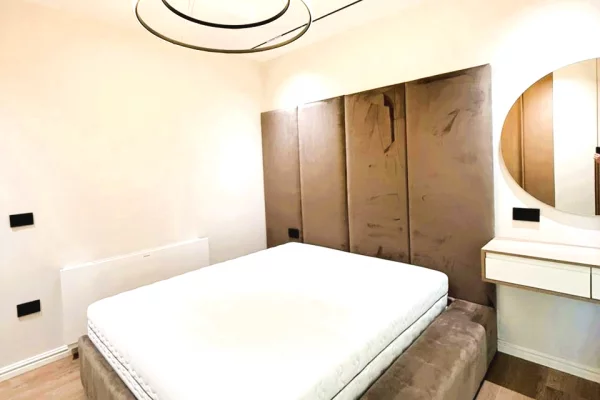Shtepi me qera Apartament ne Tirane, 2+1, Mobilimi E mobiluar, Pagesa 1,350  Euro.