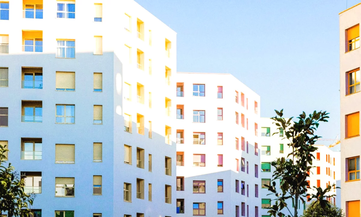Shtepi ne shitje Apartament ne Tirane, 2+1, Mobilimi Bosh, pa mobiluar, Pagesa 121,600  Euro.