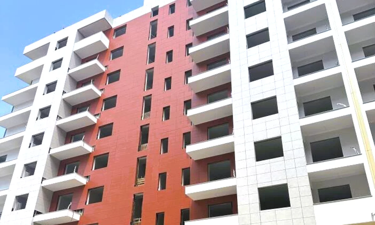 Shtepi ne shitje Apartament ne Tirane, 1+1, Mobilimi Bosh, pa mobiluar, Pagesa 97,500  Euro.