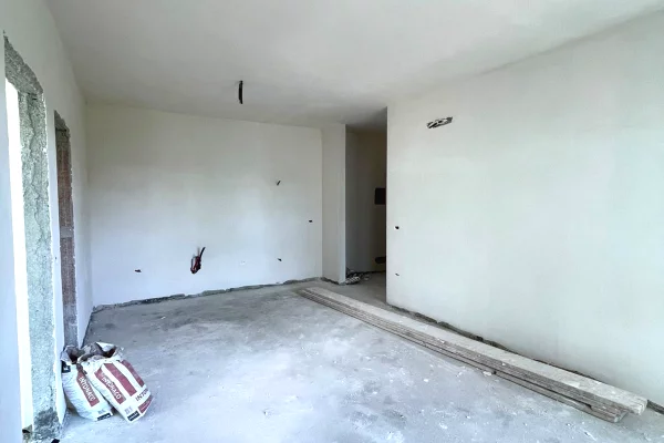 Shtepi ne shitje Apartament ne Tirane, 2+1, Mobilimi Bosh, pa mobiluar, Pagesa 165,800  Euro.